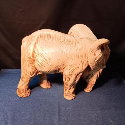 CERAMIC ELEPHANT W/BABY STATUE