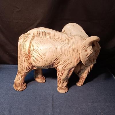 CERAMIC ELEPHANT W/BABY STATUE