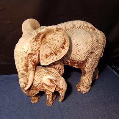 CERAMIC ELEPHANT W/BABY STATUE