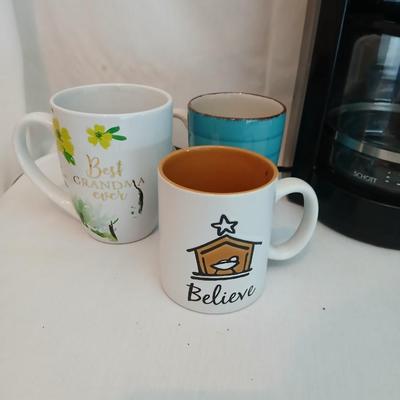 Krups Proforma coffee maker with six coffee mugs