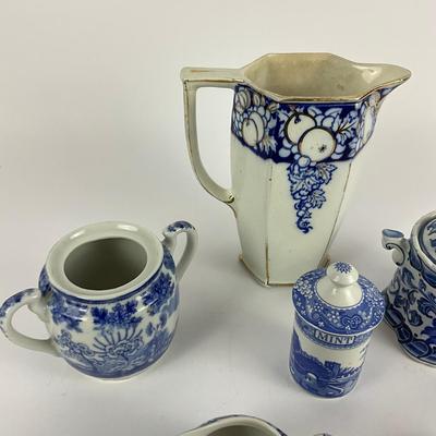 318 Miscellaneous Blue & White Pottery Lot