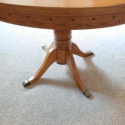 Round Pedestal top Cottage Oak Table and 4 Hoopback Cottage Oak Chairs with seat cushions
