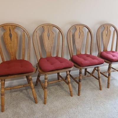 Round Pedestal top Cottage Oak Table and 4 Hoopback Cottage Oak Chairs with seat cushions