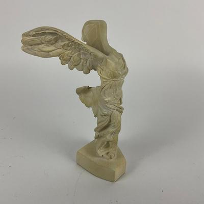 320 Greek Statue Victory of Samothrace