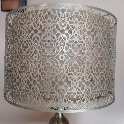 25" Lamp with metal lamp shade