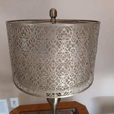 25" Lamp with metal lamp shade