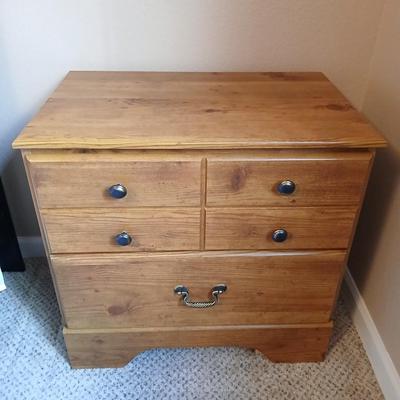Ashley Furniture Signature Design two drawer nightstand (2 of 2)
