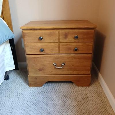 Ashley Furniture Signature Design two drawer nightstand (2 of 2)