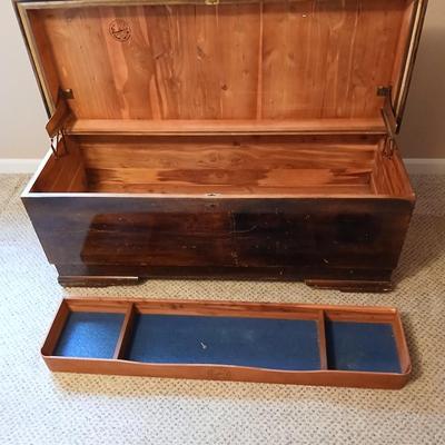 Antique Roos Sweetheart Cedar lined Chest with key and inside removable felt lined shelf