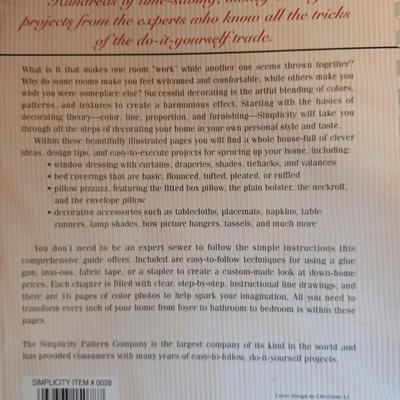 Books Simplicity's Home decorating - Jo-Ann Guide to Creativity - Refinishing old Furniture and household hints