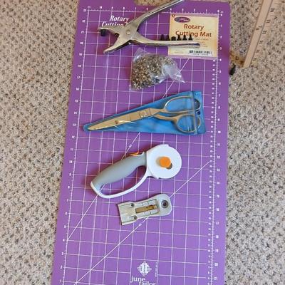 Crafting cutters and Rotary cutting mat -Fabric cutting board - Rotart cutter - scissors - Interchangeable hole punch and eyelet pliers plus