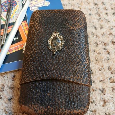 Crafting of all kinds - embossing - crocheting - scrapbooks -Flower arrangement incl. glue gun - clay and more