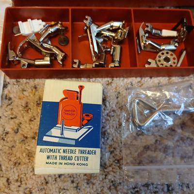 Nice working Bernina sewing machine - complete with -foot pedal- manual - needles - and case full of accessories