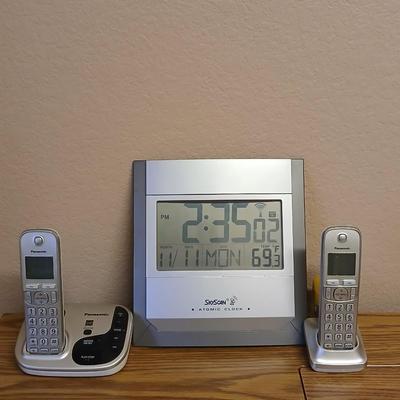 Panasonic cordless phone set and a Sky-Scan Atomic clock