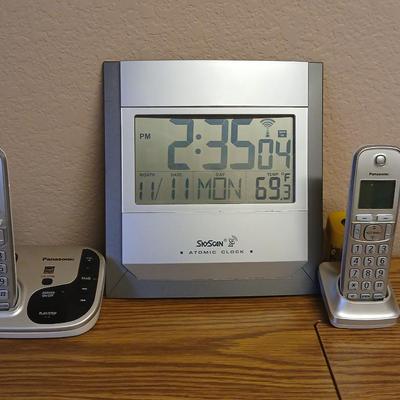 Panasonic cordless phone set and a Sky-Scan Atomic clock