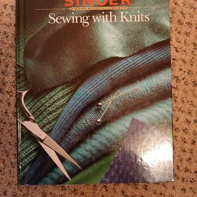 Crafting books - Embroidery book 10-20-30 minutes to sew - Easy sewing with knits and singer sewing with knits
