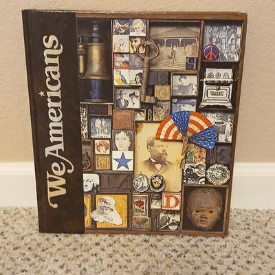 America Books - We the People -The Presidents of the United States - American Heritage College dictionary