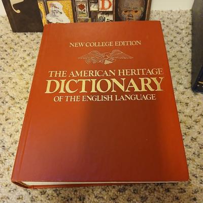 America Books - We the People -The Presidents of the United States - American Heritage College dictionary