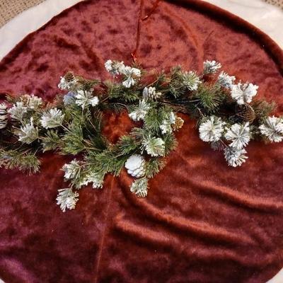 Christmas themed glass vase with garland - Angels and a velvet tree skirt