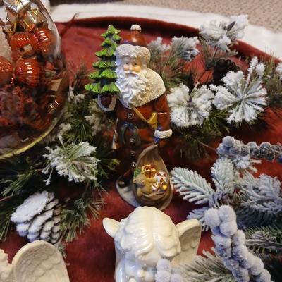 Christmas themed glass vase with garland - Angels and a velvet tree skirt