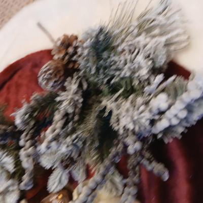 Christmas themed glass vase with garland - Angels and a velvet tree skirt