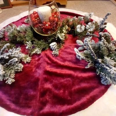 Christmas themed glass vase with garland - Angels and a velvet tree skirt