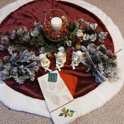 Christmas themed glass vase with garland - Angels and a velvet tree skirt