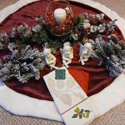 Christmas themed glass vase with garland - Angels and a velvet tree skirt