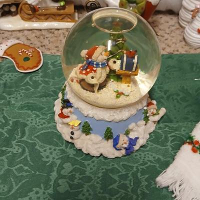 Christmas - books - figures - snow globe - Kitchen towels and more