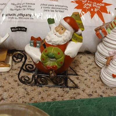 Christmas - books - figures - snow globe - Kitchen towels and more