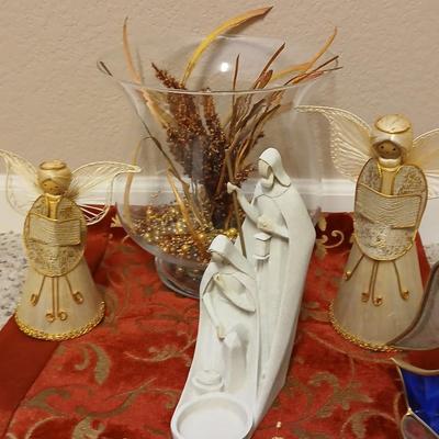 Christmas angels with silk table runner, large centerpiece vase and more