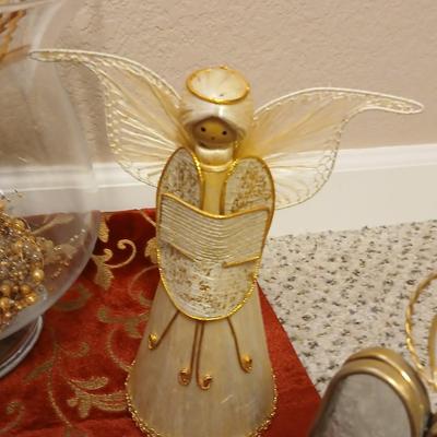 Christmas angels with silk table runner, large centerpiece vase and more