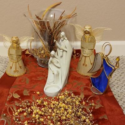 Christmas angels with silk table runner, large centerpiece vase and more
