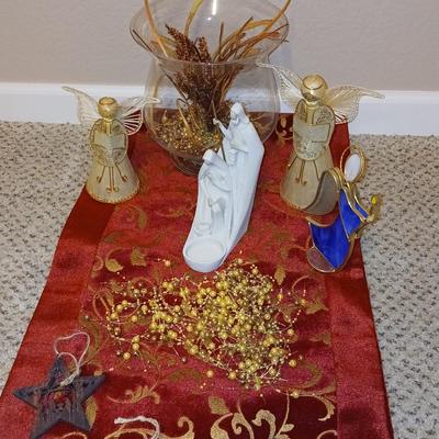 Christmas angels with silk table runner, large centerpiece vase and more