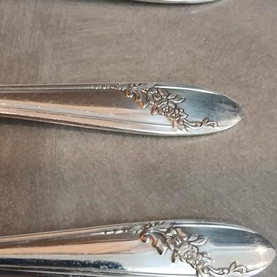 Oneida Community Tudor Plate flatware