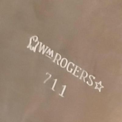 Beautiful Wm Rogers 711 silver plate platter with divided glass dish and silverplate spoon