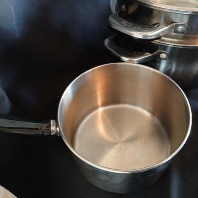Stainless steel cooking pots Oneida - Farberware