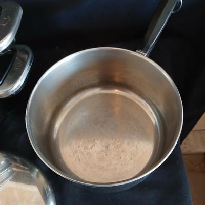 Stainless steel cooking pots Oneida - Farberware