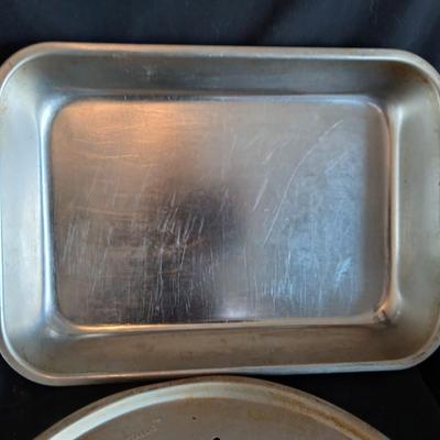 Pizza and cake pans
