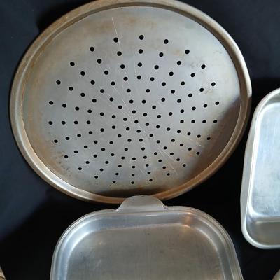 Pizza and cake pans