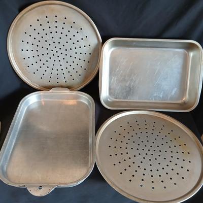 Pizza and cake pans