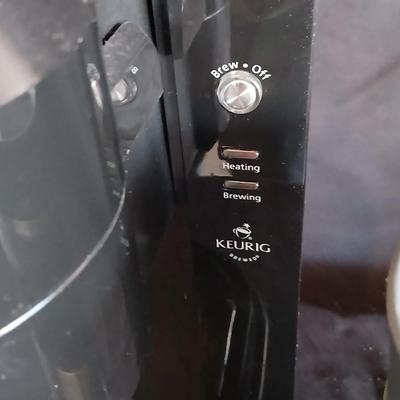 Mr. Coffee Keurig with two Contigo coffee mugs