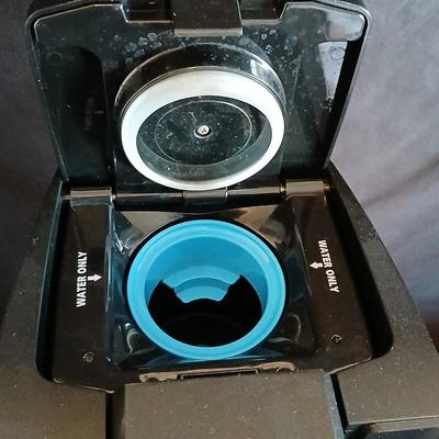 Mr. Coffee Keurig with two Contigo coffee mugs