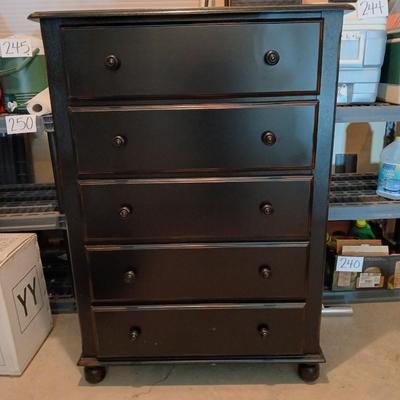 Emerald Home Furnishings Chest of drawers