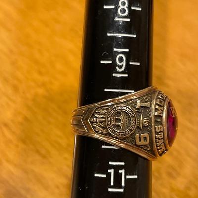 Men’s class ring