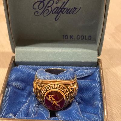 Men’s class ring
