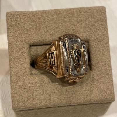 Men’s class ring 10k