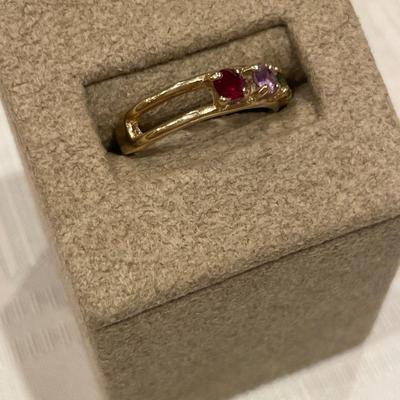 Multi-stone ring in 10k