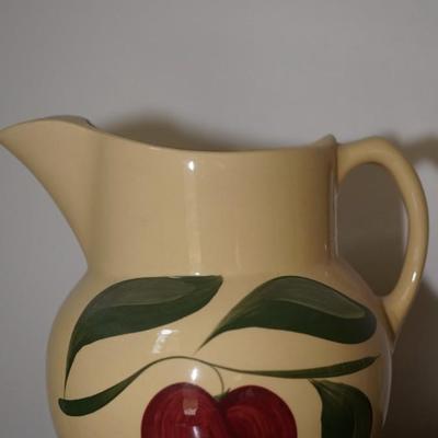 GROUPING OF FOUR WATTS WEAR 4" PITCHERS OF DIFFERENT PATTERNS