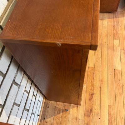 Wooden Bookcase With One Shelf (S-MG)